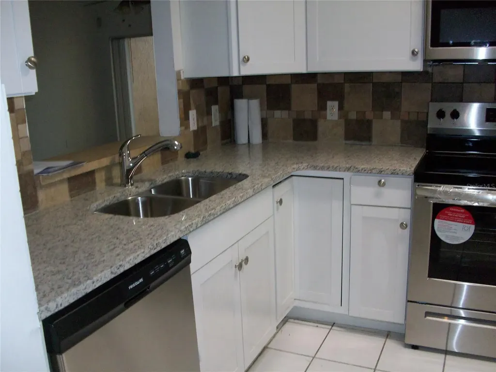 495 Las Cortes Lane Orlando FL 32824