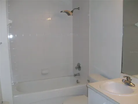 495 Las Cortes Lane Orlando FL 32824