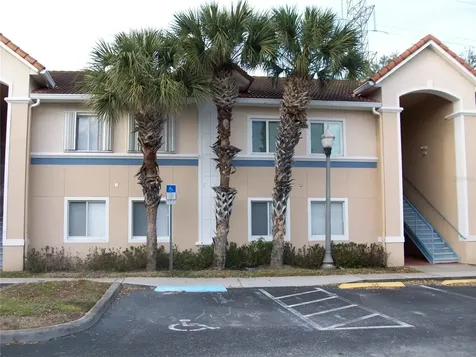 495 Las Cortes Lane Orlando FL 32824