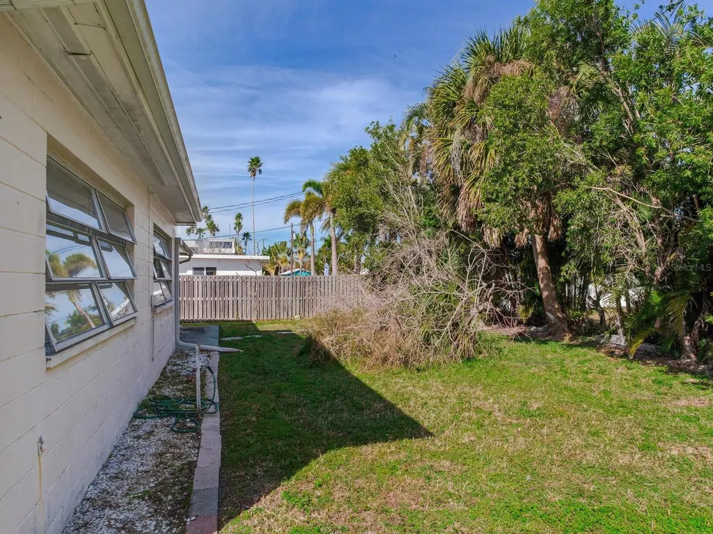 16105 1st Street E Redington Beach FL 33708
