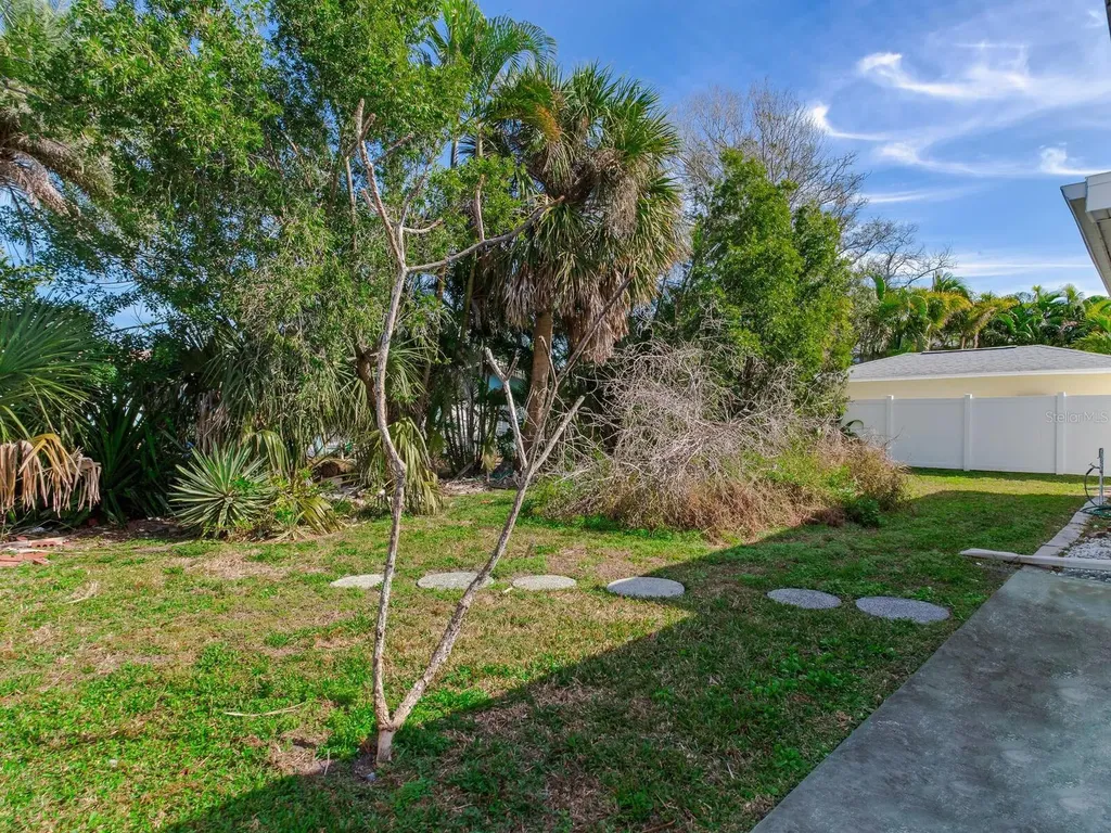 16105 1st Street E Redington Beach FL 33708