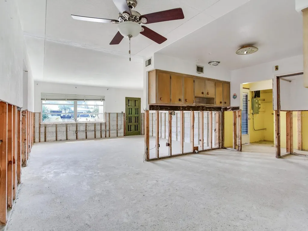 16105 1st Street E Redington Beach FL 33708