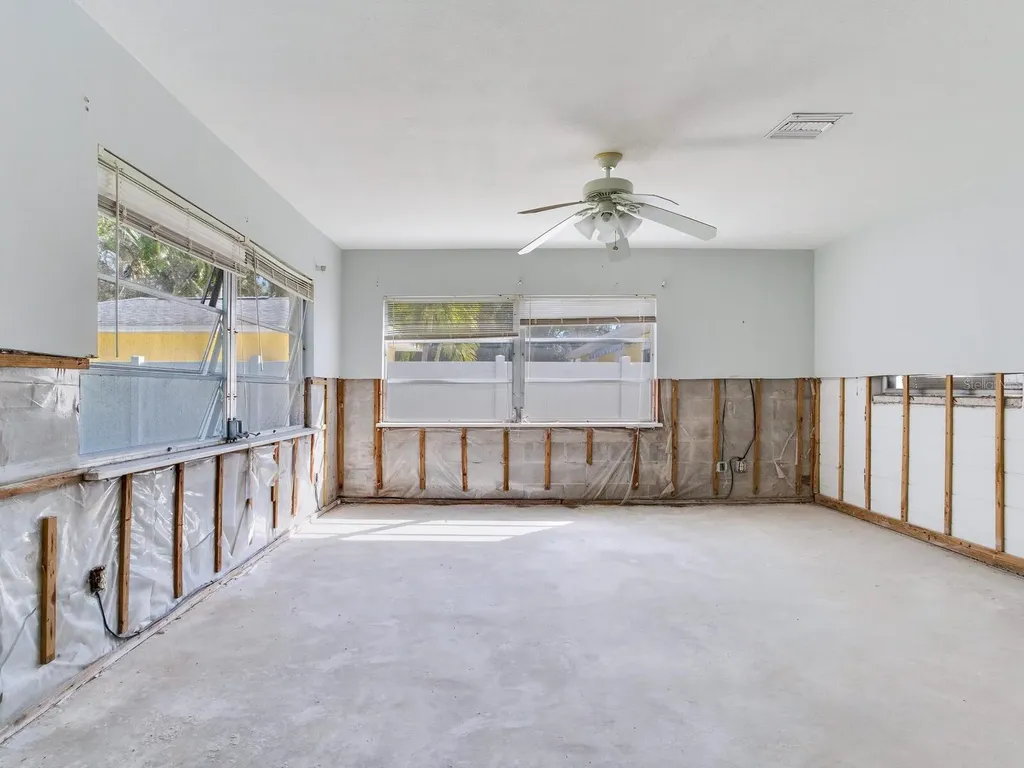16105 1st Street E Redington Beach FL 33708