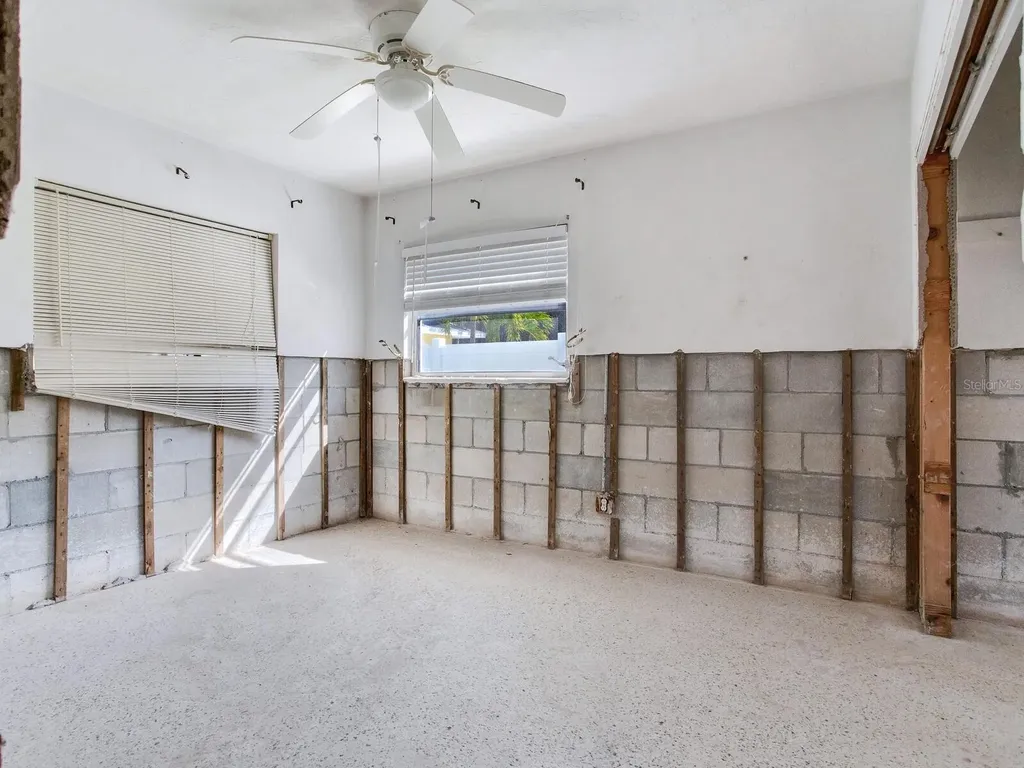16105 1st Street E Redington Beach FL 33708