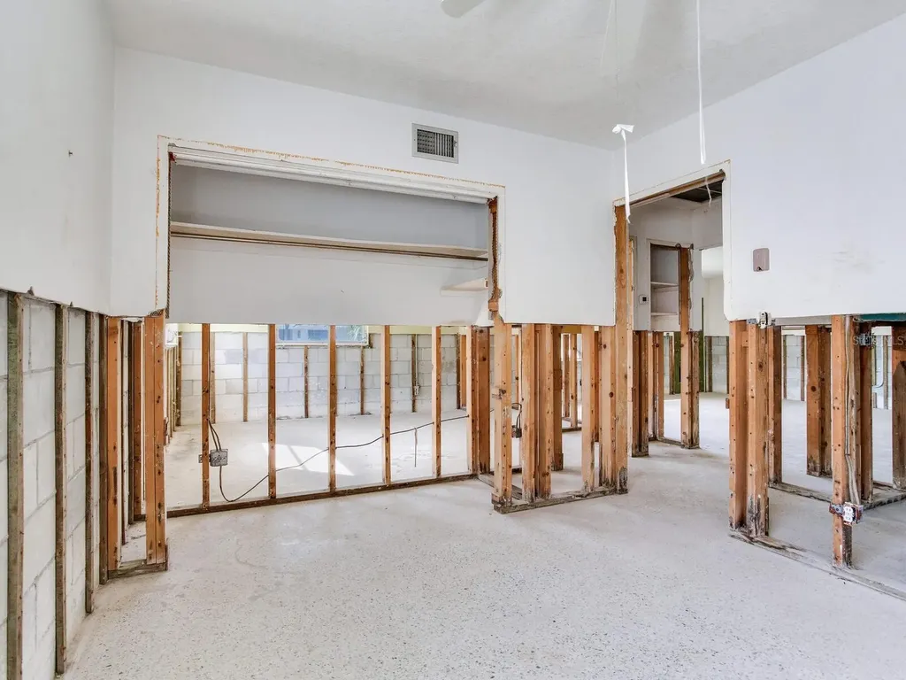 16105 1st Street E Redington Beach FL 33708