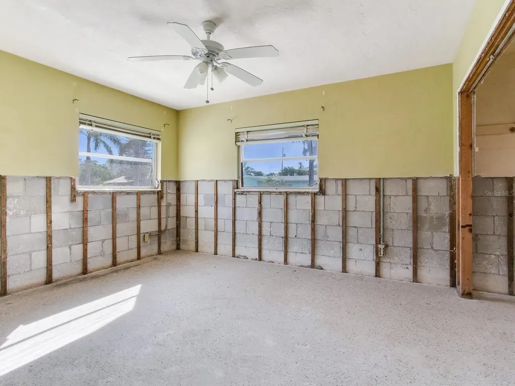 16105 1st Street E Redington Beach FL 33708