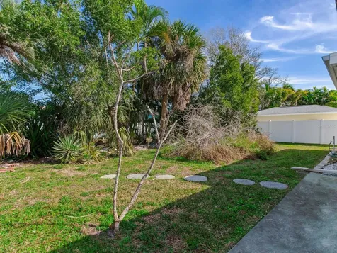 16105 1st Street E Redington Beach FL 33708