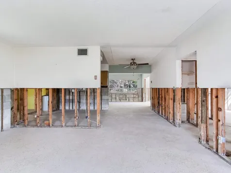16105 1st Street E Redington Beach FL 33708