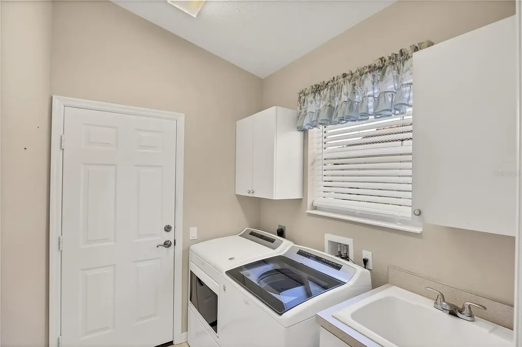 407 Pinewood Lake Drive Venice FL 34285