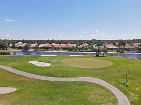 407 Pinewood Lake Drive Venice FL 34285