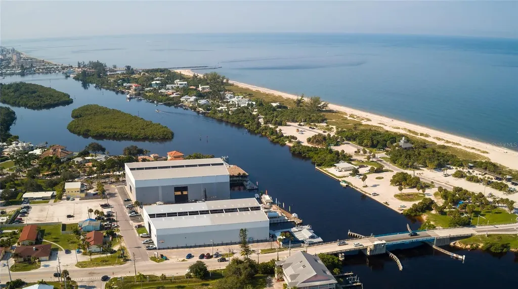 100 Circuit Road Nokomis FL 34275