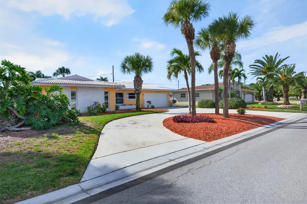 104 22nd Street Belleair Beach FL 33786