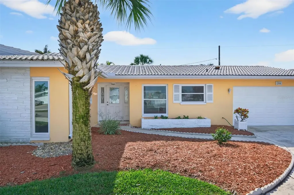 104 22nd Street Belleair Beach FL 33786