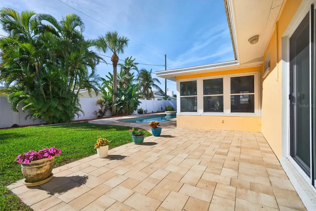 104 22nd Street Belleair Beach FL 33786