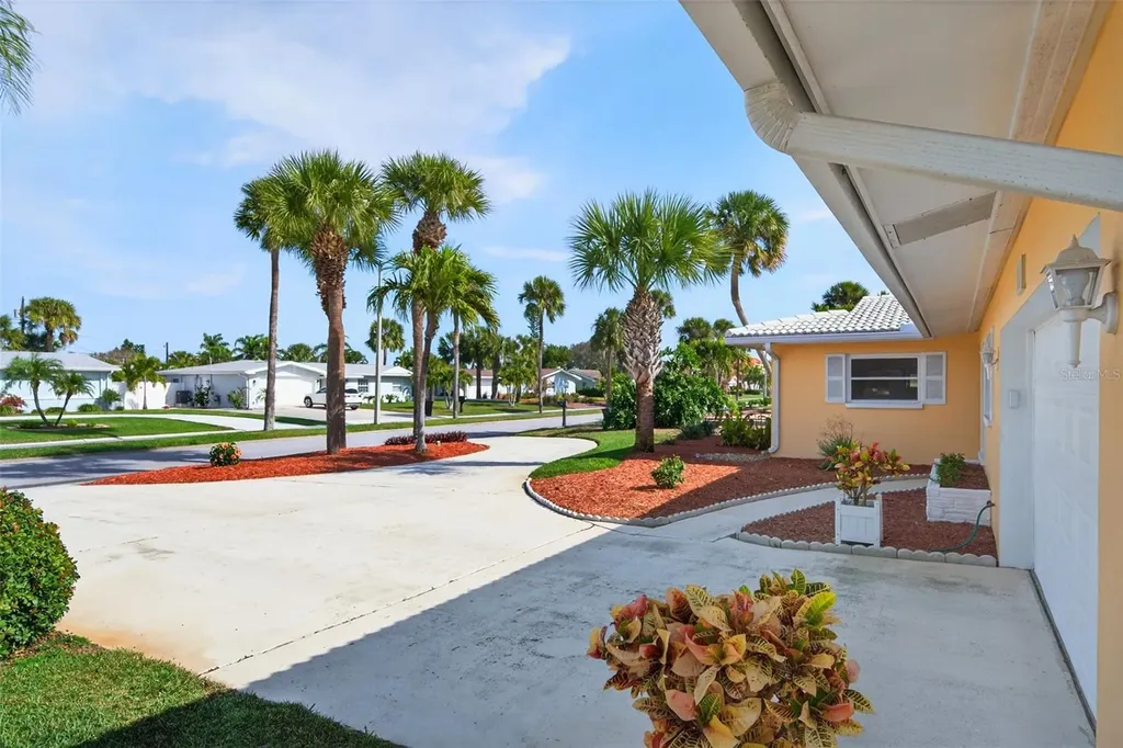 104 22nd Street Belleair Beach FL 33786