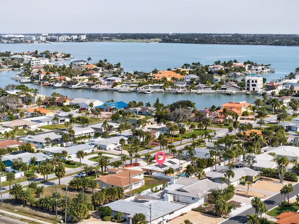 104 22nd Street Belleair Beach FL 33786