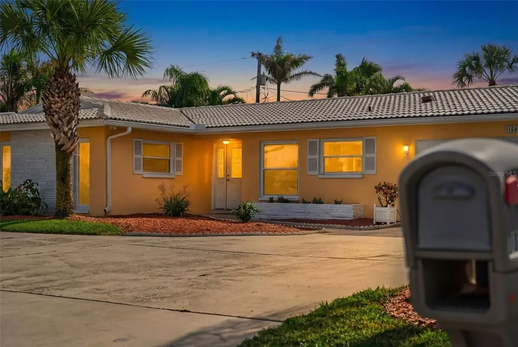 104 22nd Street Belleair Beach FL 33786