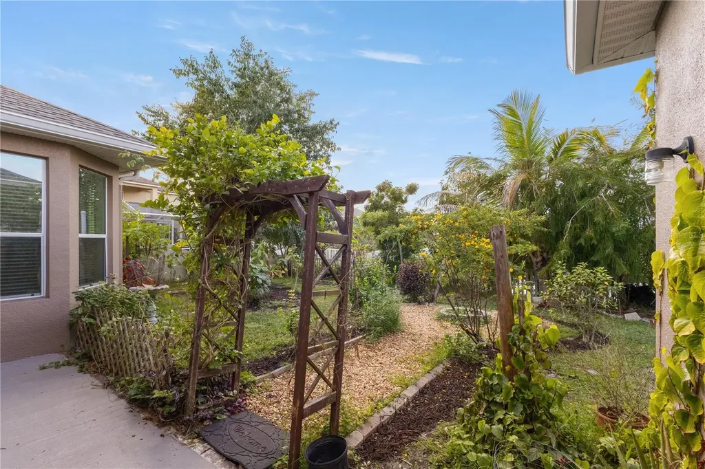 20261 Ravens End Drive Tampa FL 33647
