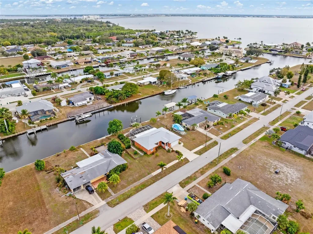 125 Baldwin Court SE Port Charlotte FL 33952