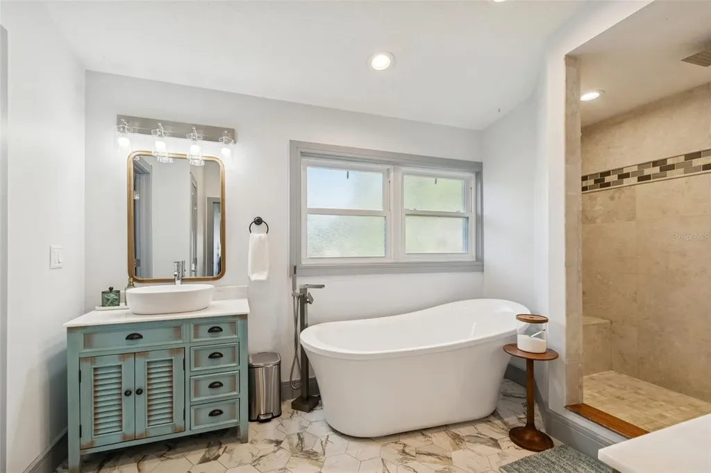292 Sunlit Cove Drive NE St Petersburg FL 33702