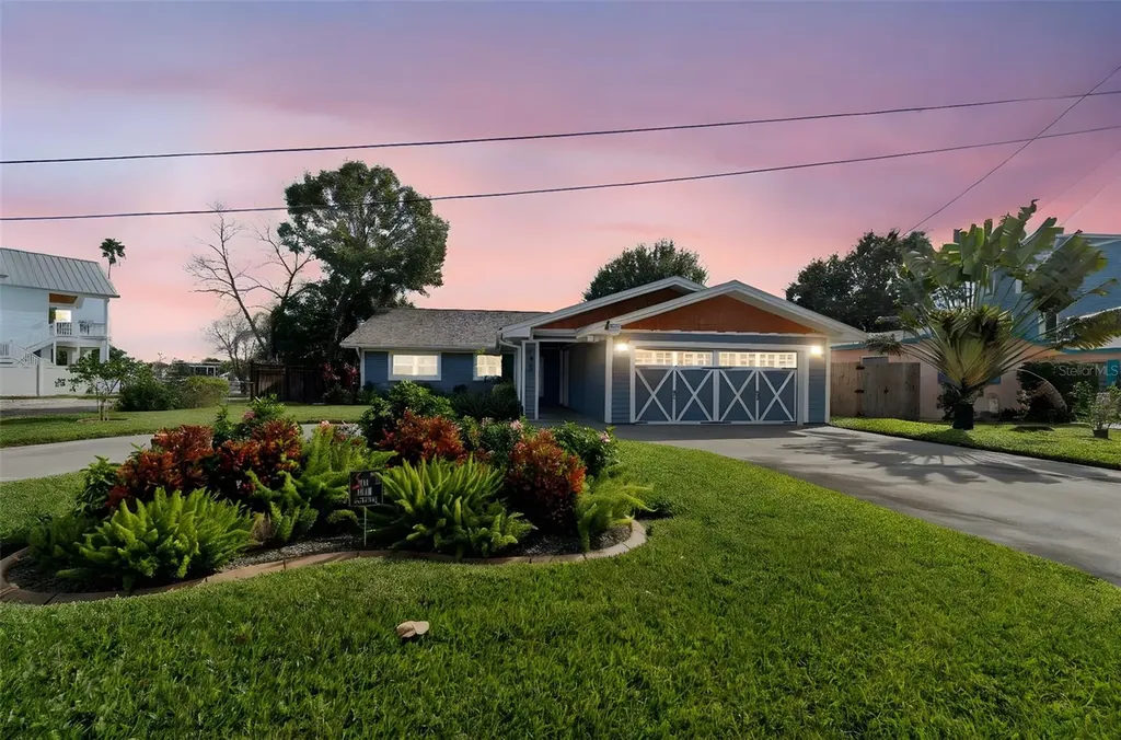 292 Sunlit Cove Drive NE St Petersburg FL 33702