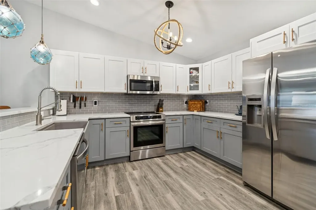 292 Sunlit Cove Drive NE St Petersburg FL 33702
