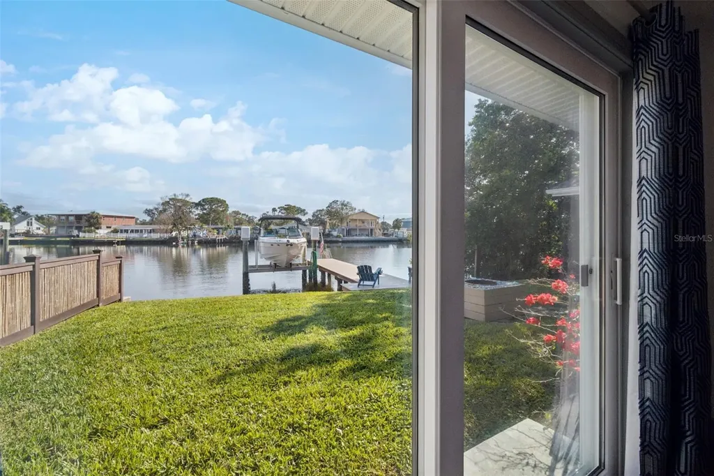 292 Sunlit Cove Drive NE St Petersburg FL 33702