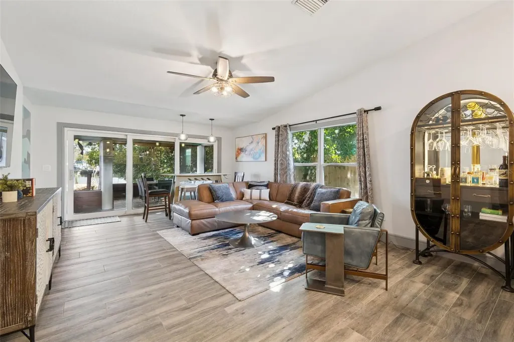 292 Sunlit Cove Drive NE St Petersburg FL 33702