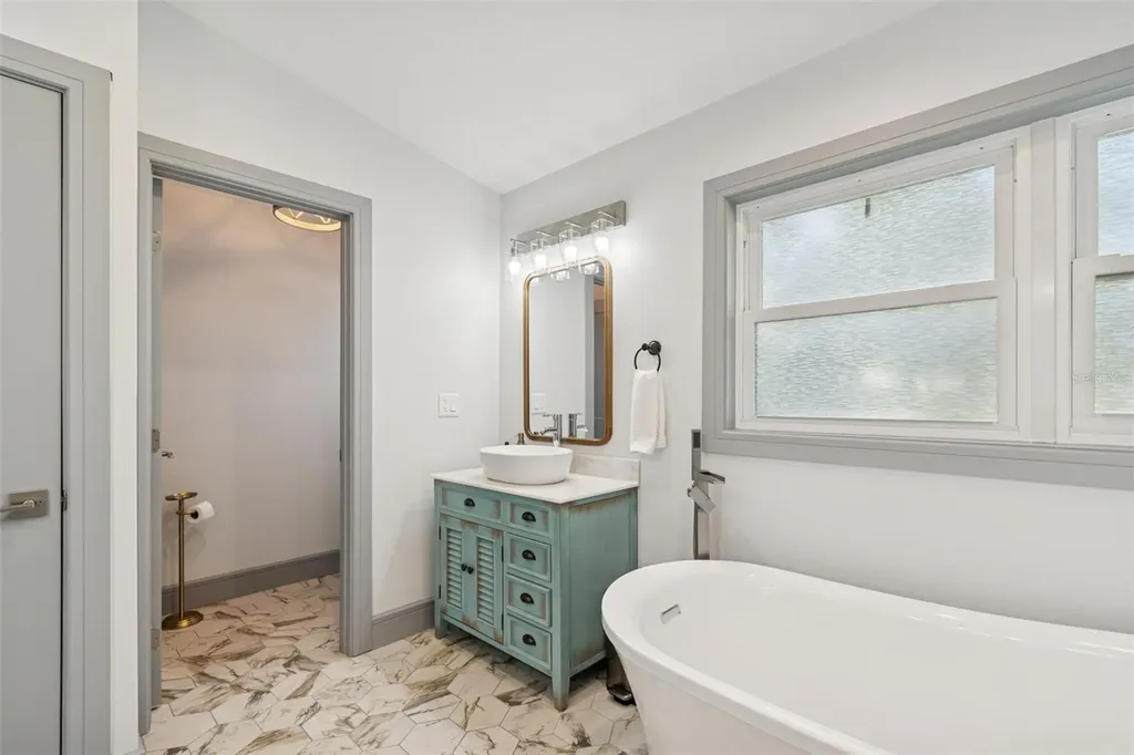 292 Sunlit Cove Drive NE St Petersburg FL 33702