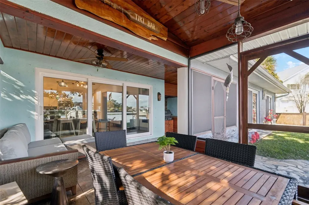 292 Sunlit Cove Drive NE St Petersburg FL 33702