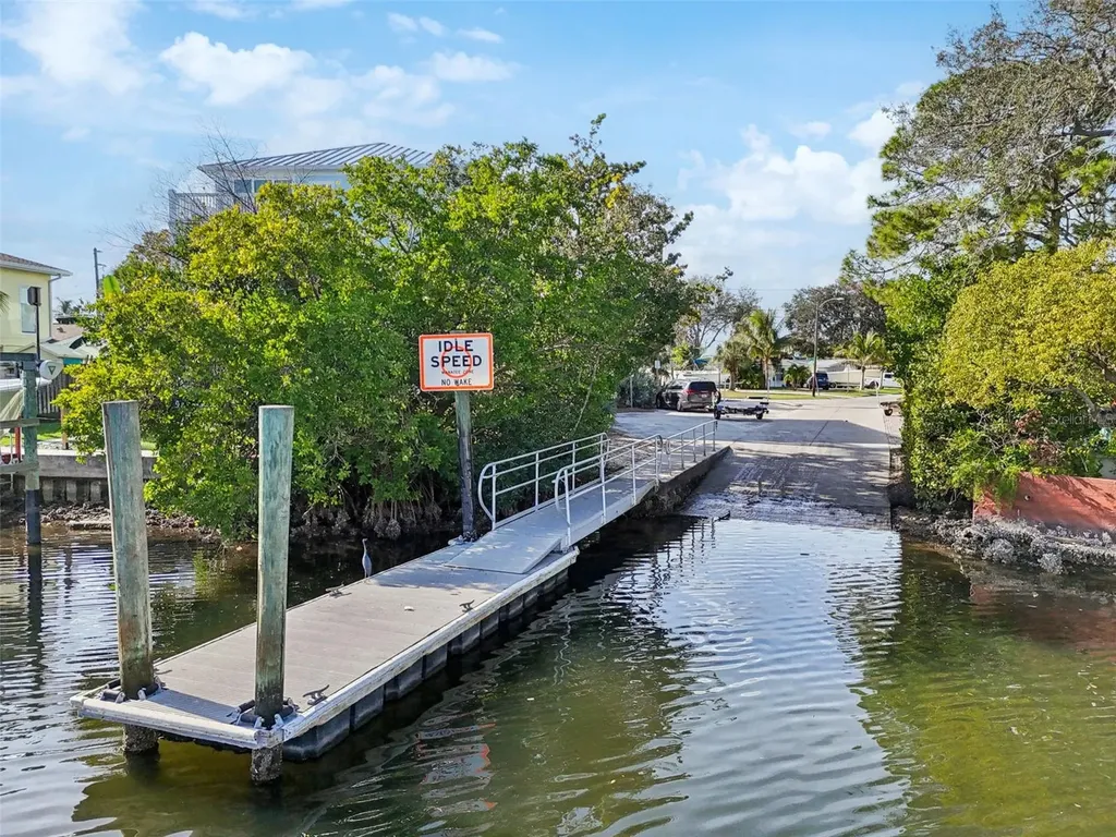 292 Sunlit Cove Drive NE St Petersburg FL 33702