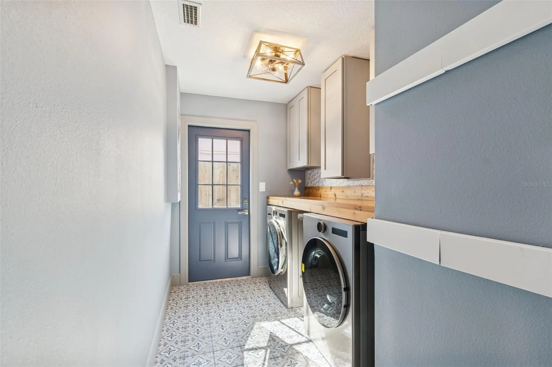 292 Sunlit Cove Drive NE St Petersburg FL 33702