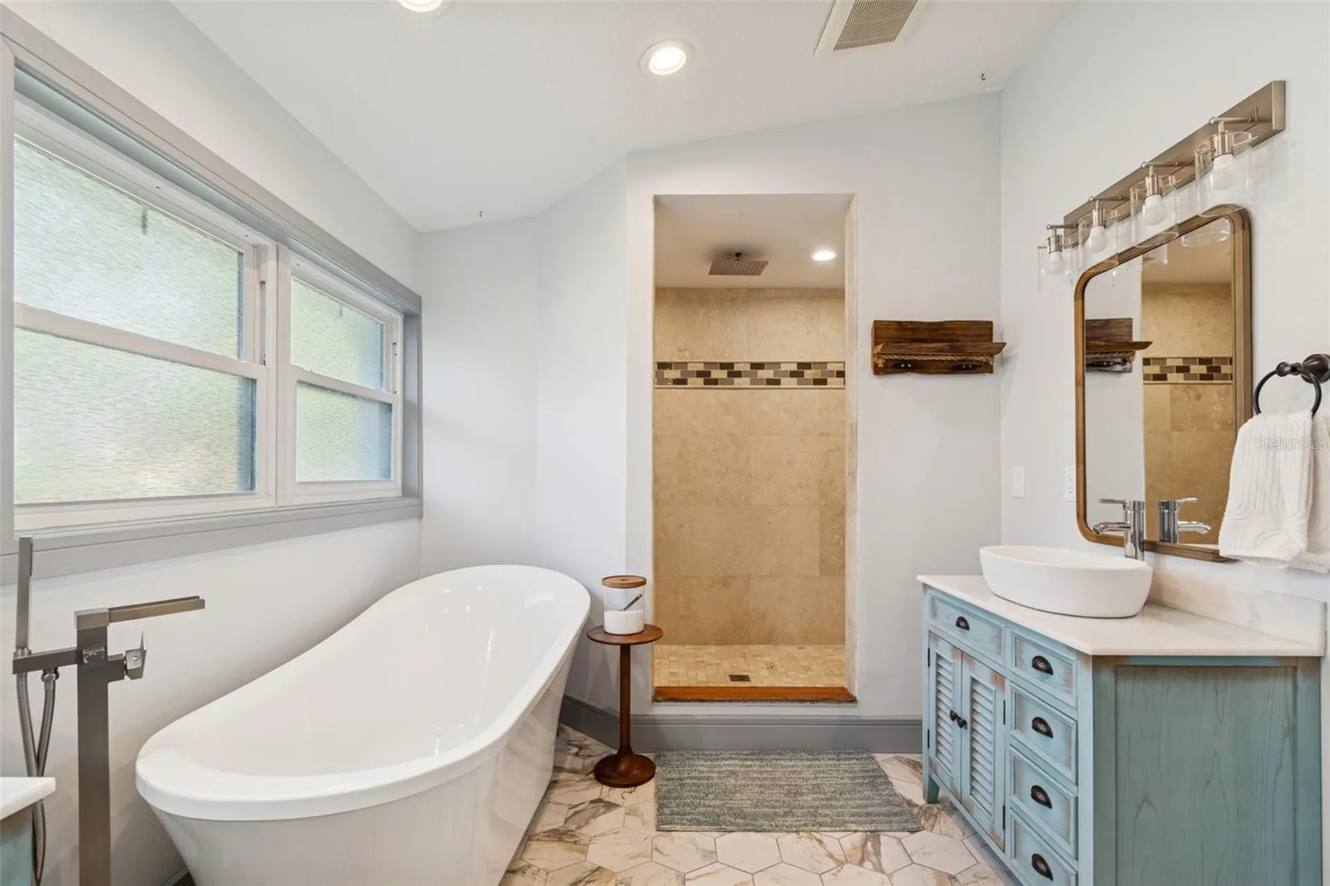 292 Sunlit Cove Drive NE St Petersburg FL 33702