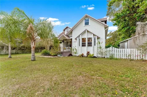 13627 13th Street Dade City FL 33525