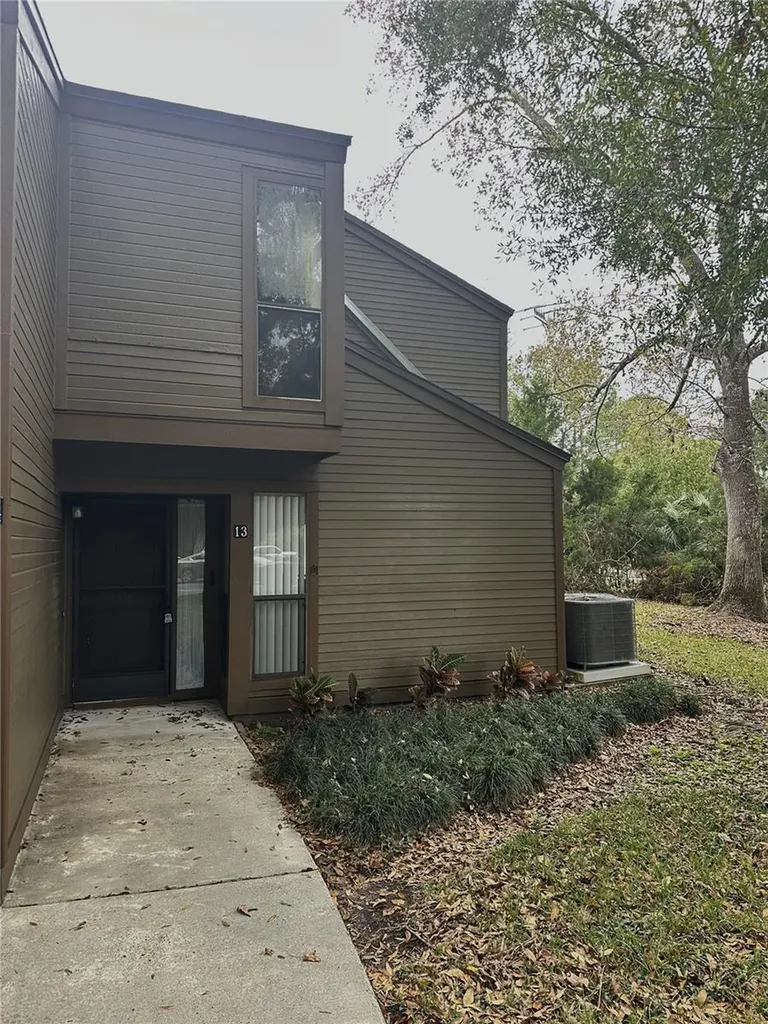 13 Surrey Court Palm Coast FL 32137