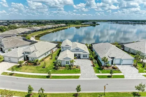 8067 Waterbend Trail Sarasota FL 34240