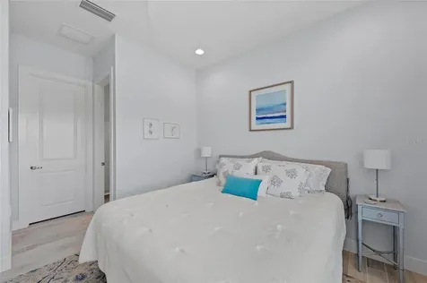 8067 Waterbend Trail Sarasota FL 34240