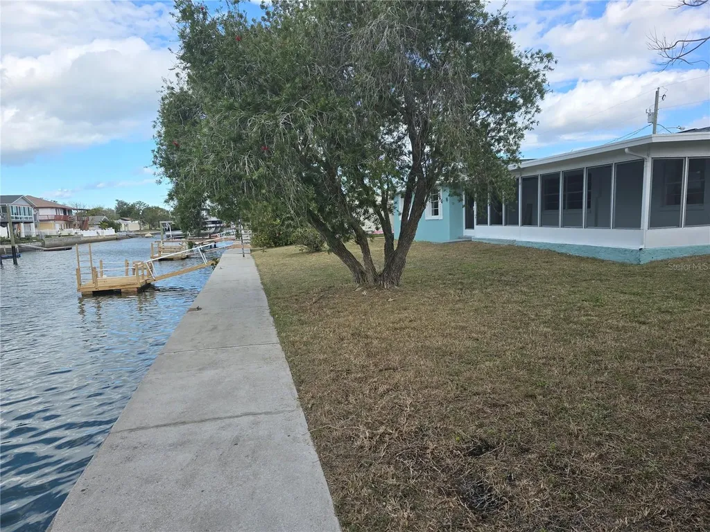 13737 Michelle Avenue Hudson FL 34667