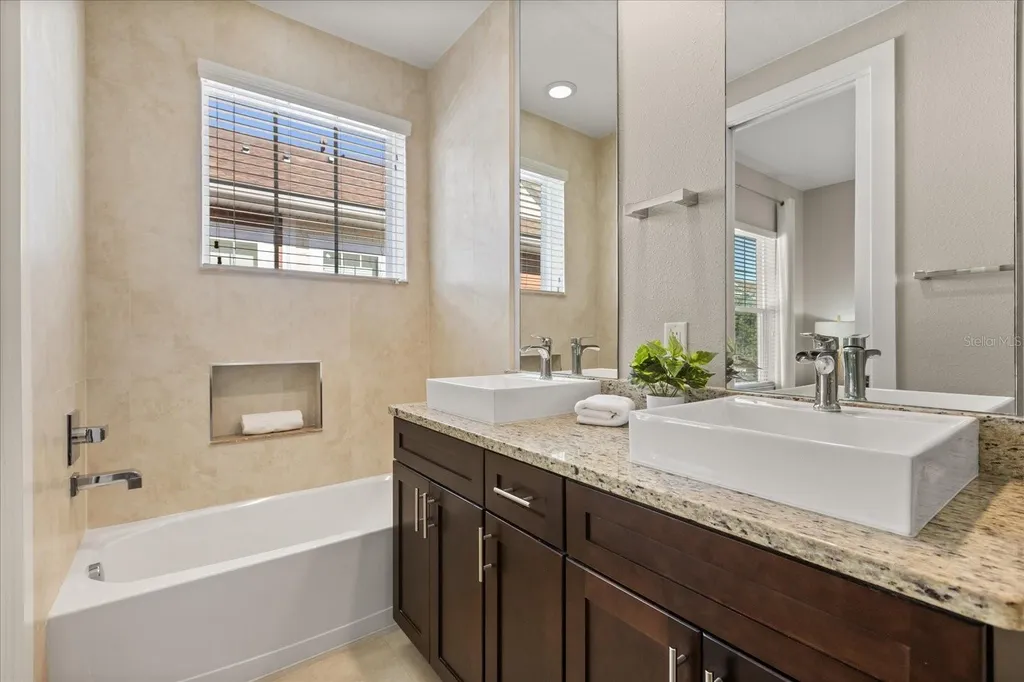 2637 Sunrise Shores Drive Kissimmee FL 34747