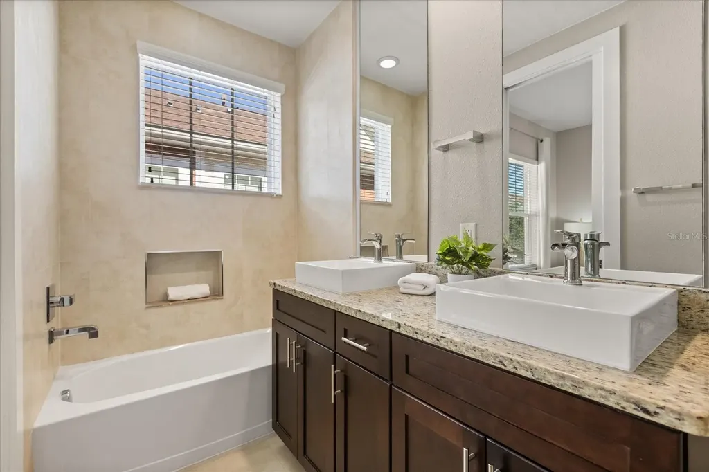 2637 Sunrise Shores Drive Kissimmee FL 34747