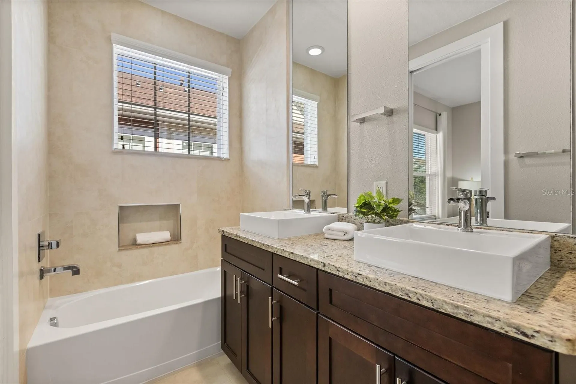 2637 Sunrise Shores Drive Kissimmee FL 34747