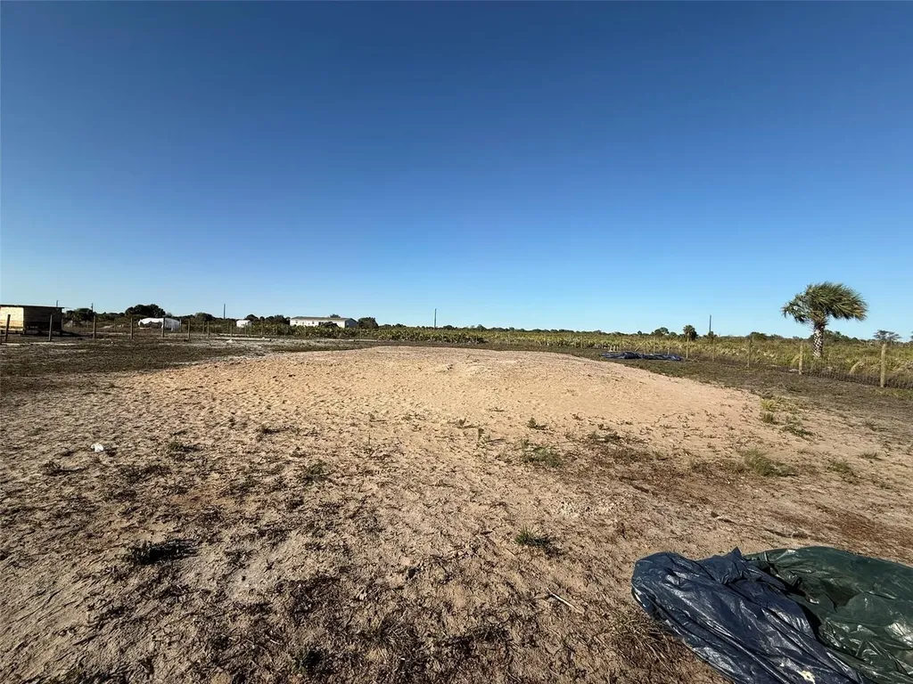 21377 NW 276th Street Okeechobee FL 34972