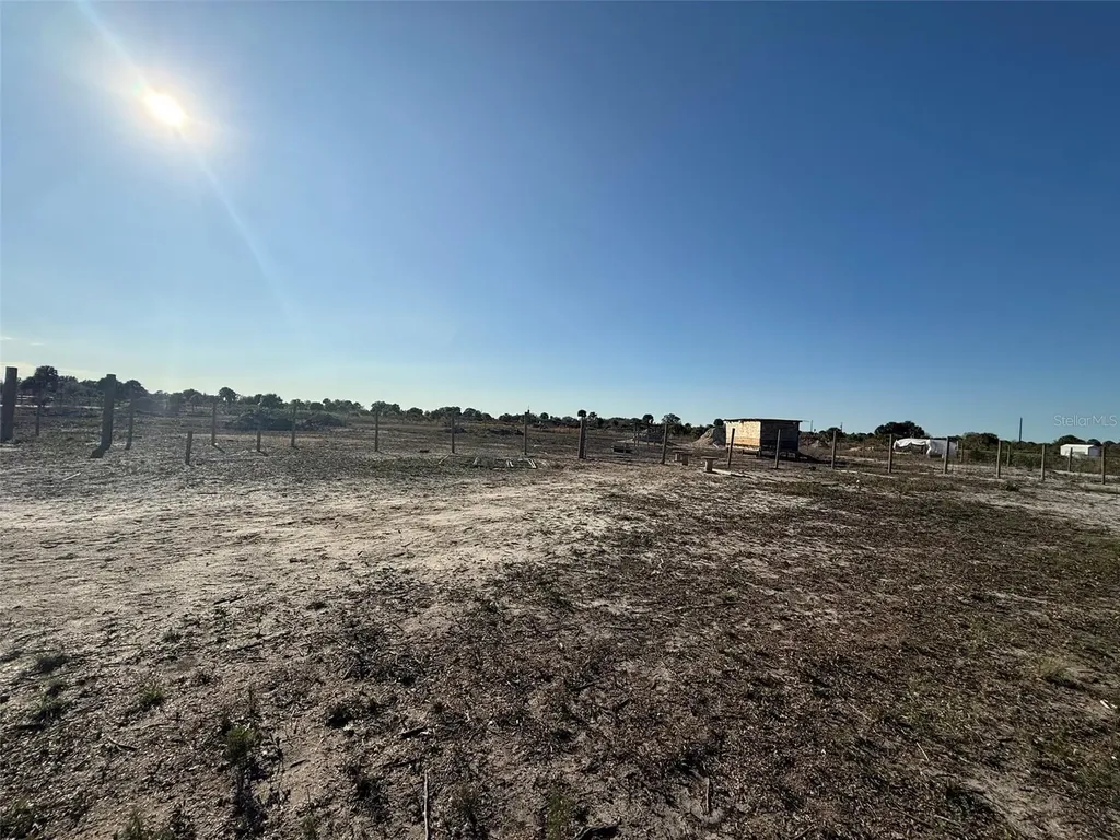 21377 NW 276th Street Okeechobee FL 34972