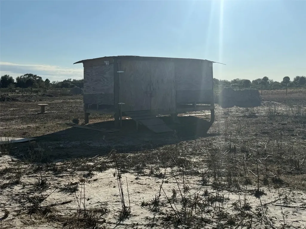 21377 NW 276th Street Okeechobee FL 34972