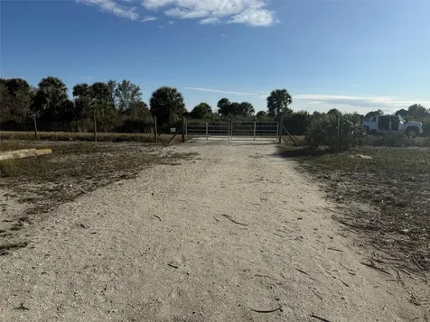 21377 NW 276th Street Okeechobee FL 34972