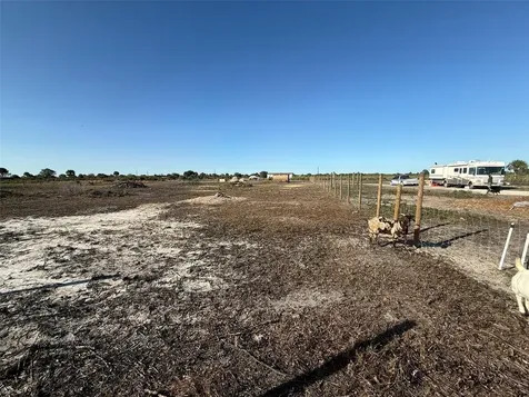 21377 NW 276th Street Okeechobee FL 34972