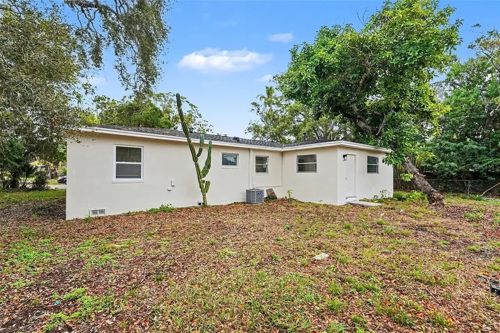 2560 Queensboro Avenue S St Petersburg FL 33712