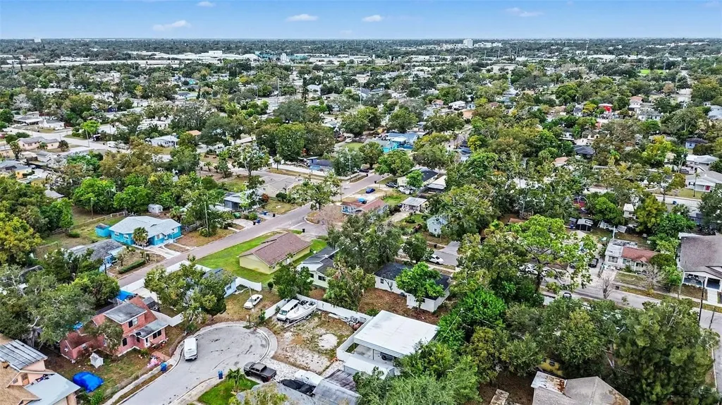2560 Queensboro Avenue S St Petersburg FL 33712