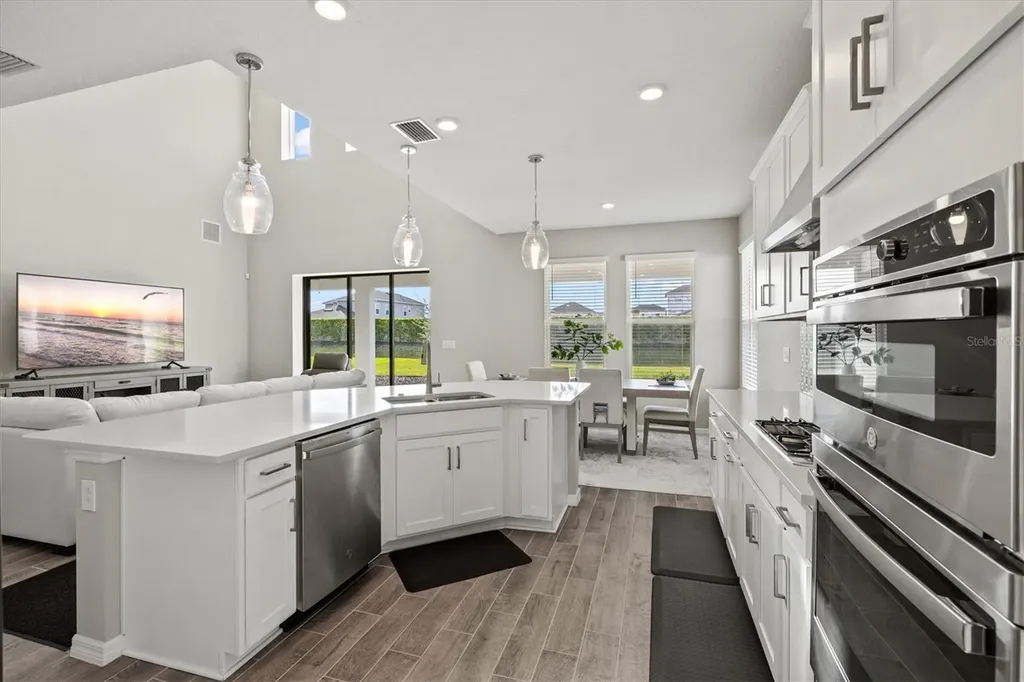 9312 Tequila Sunrise Drive Sarasota FL 34241