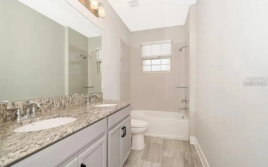 10425 Siddington Drive Orlando FL 32832
